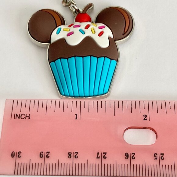 Disney Mickey Mouse Cupcake Snack Keychain Keyring Bag Purse Charm Zipper Pull - Picture 7 of 8